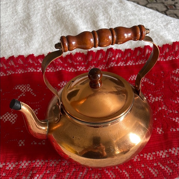 Vintage Pure Copper, pure Nickel lining Teapot with Wooden Handle and stopper. - Picture 1 of 10